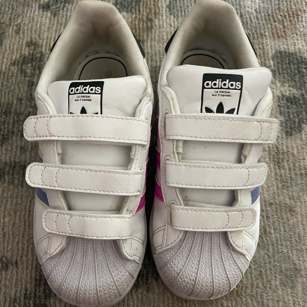 Girls Adidas Superstar Sneakers in white/blue/violet in size 13
